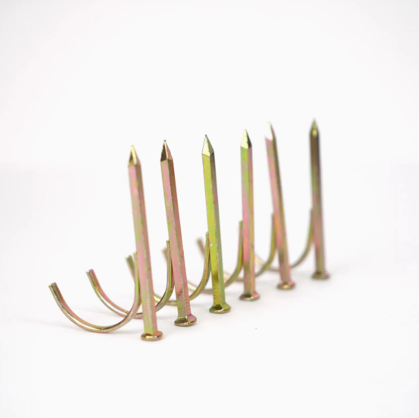 Pipe hook nails